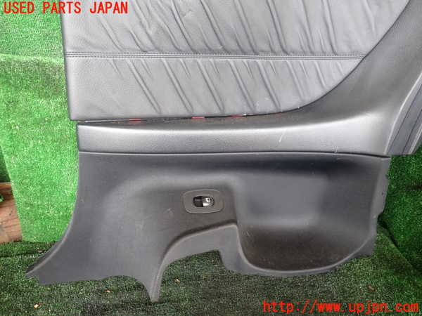 1UPJ-9241367675]ベンツ CLK350 カブリオレ(209456)(A209系)右リアピラートリム 中古_3