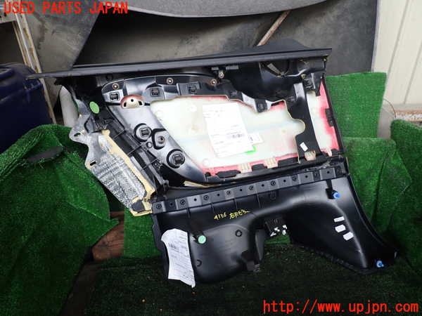1UPJ-9241367675]ベンツ CLK350 カブリオレ(209456)(A209系)右リアピラートリム 中古_4