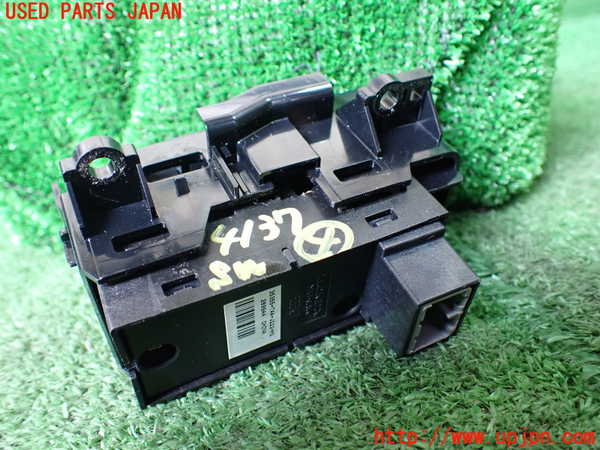 1UPJ-9241376309]ステップワゴン スパーダ ハイブリッド(RP5)スイッチ4 (パーキングブレーキ) 中古_2