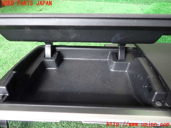 1UPJ-9241377841]ステップワゴン スパーダ ハイブリッド(RP5)小物入れ1 中古_3