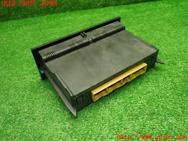 1UPJ-9241386066]ポルシェ・ボクスター(986K)エアコンスイッチ1 中古_3