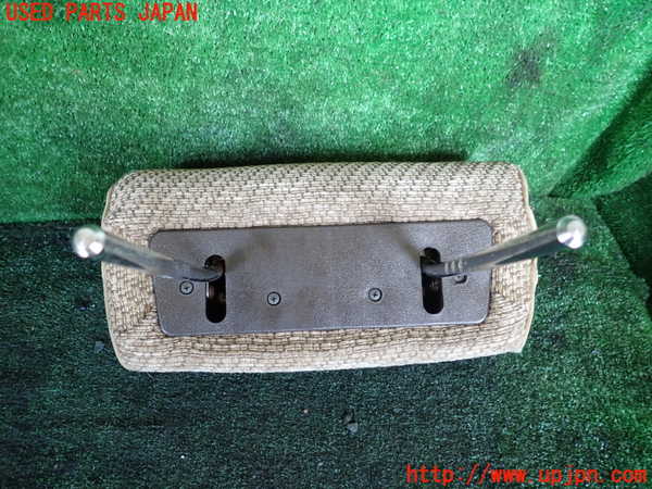 1UPJ-9241397070]ランクル60系(HJ60V(改))助手席ヘッドレスト 中古_3