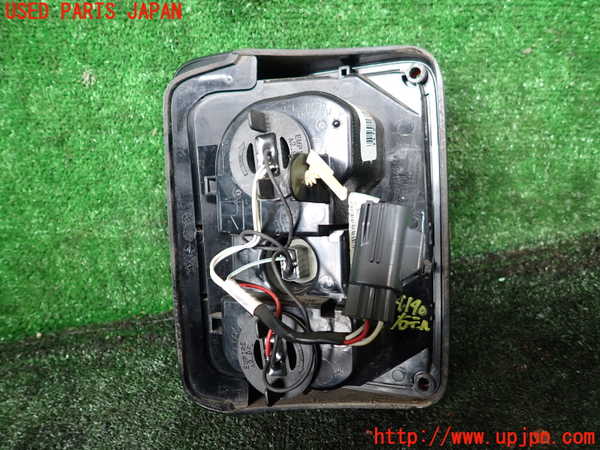 1UPJ-9241401530]ジープ・ラングラー アンリミテッド(JK36LR)右テールランプ 中古_2