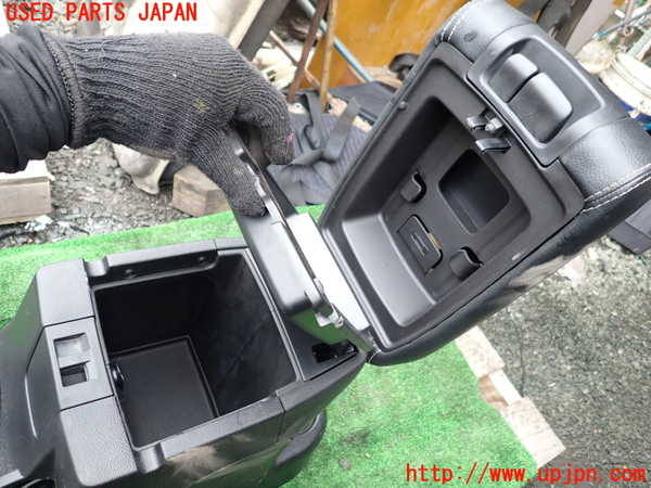 1UPJ-9241407540]ジープ・ラングラー アンリミテッド(JK36LR)センターコンソール 中古_2