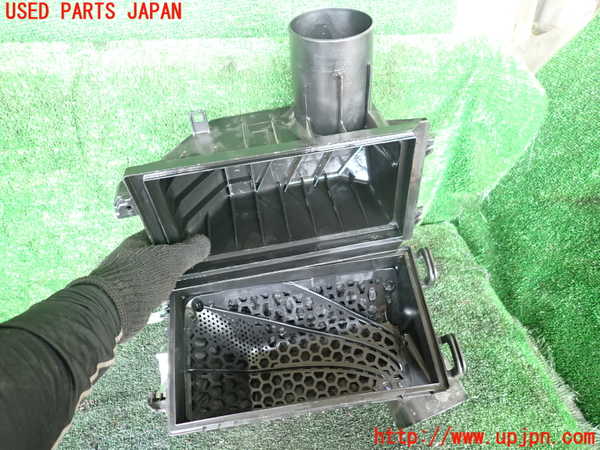 1UPJ-9241412560]アルファードハイブリッド(AAHH45W)エアクリーナーボックス 中古_3