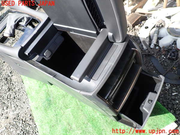1UPJ-9241417540]アルファードハイブリッド(AAHH45W)センターコンソール 中古_4