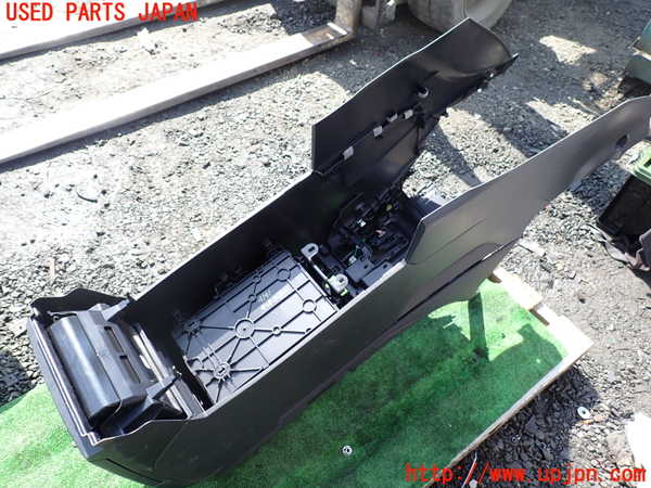 1UPJ-9241417540]アルファードハイブリッド(AAHH45W)センターコンソール 中古_5