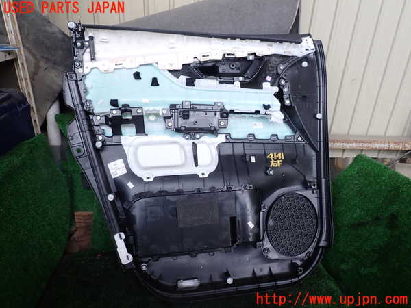 1UPJ-9241411234]アルファードハイブリッド(AAHH45W)右前ドア内張り 中古_4