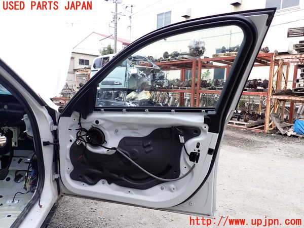 1UPJ-9241431230]BMW 330e(8E20 F30)右前ドア FUYAO M540 中古_2
