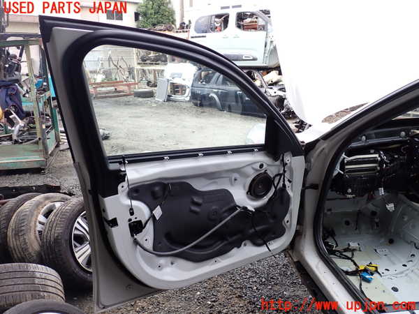 1UPJ-9241431260]BMW 330e(8E20 F30)左前ドア FUYAO M540 中古_2