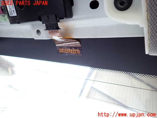 1UPJ-9241431560]BMW 330e(8E20 F30)リアガラス M311 中古_2