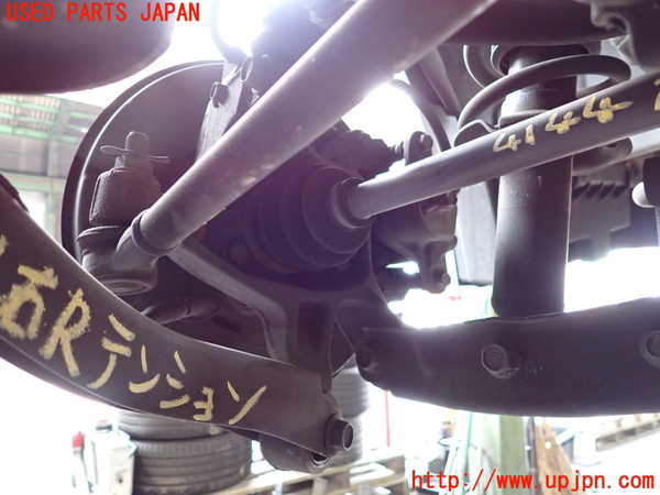 2UPJ-9241444300]インプレッサ WRX-STi C型(GVF)右リアナックルハブ 中古_2