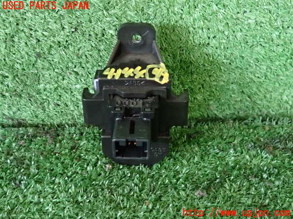 2UPJ-9241446309]インプレッサ WRX-STi C型(GVF)スイッチ4(横滑り防止OFF) 中古_2