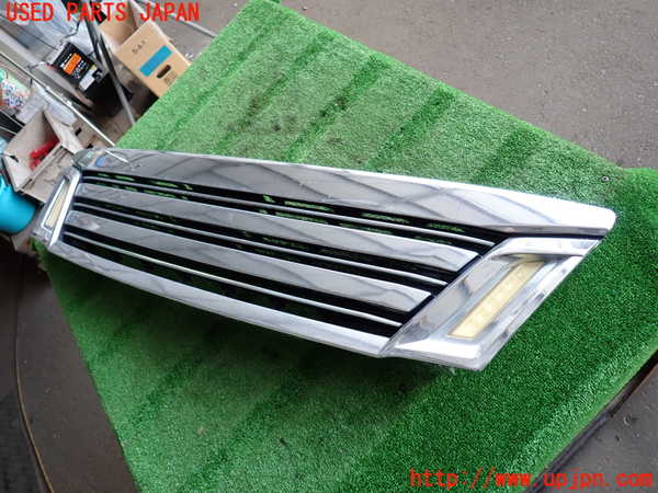 2UPJ-9241451050]NV350 キャラバン バン(VW2E26)ラジエターグリル 中古_2