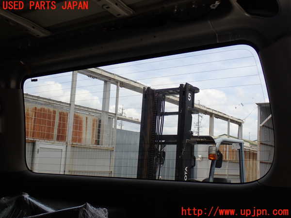2UPJ-9241451380]NV350 キャラバン バン(VW2E26)右クォーターガラス 中古(AGC AUTOMOTIVE M2L3)_3