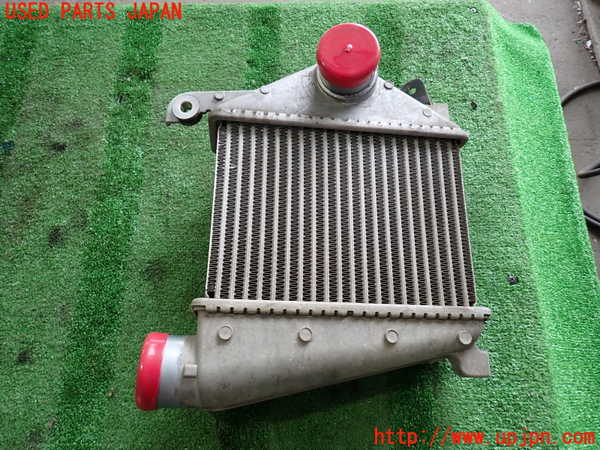 2UPJ-9241452451]NV350 キャラバン バン(VW2E26)インタークーラー1 中古 （右側）_2