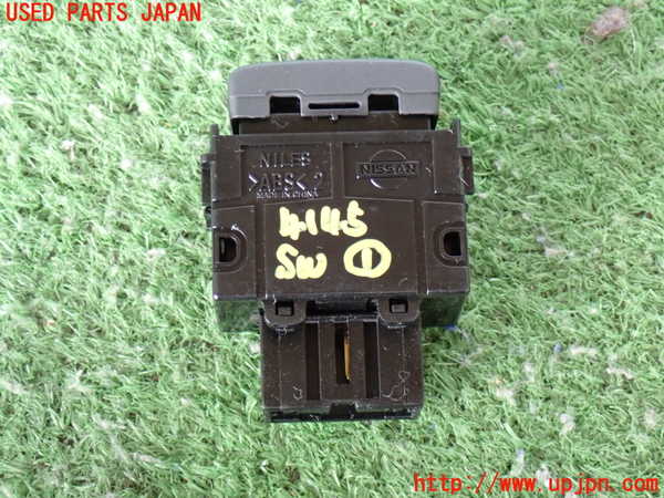 2UPJ-9241456306]NV350 キャラバン バン(VW2E26)スイッチ1 中古_2