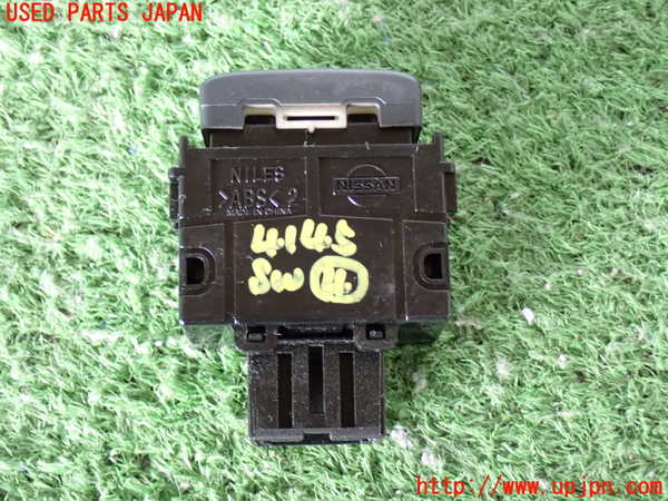 2UPJ-9241456309]NV350 キャラバン バン(VW2E26)スイッチ4 中古 (フューエルリッド)_2