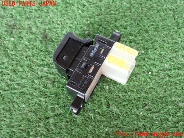 2UPJ-9241456245]NV350 キャラバン バン(VW2E26)左前パワーウィンドウスイッチ 中古_2