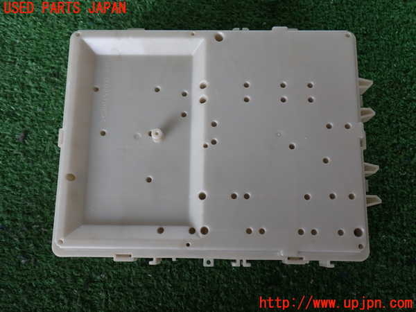 2UPJ-9241456741]NV350 キャラバン バン(VW2E26)ヒューズボックス1 中古 （室内 助手席側）_2