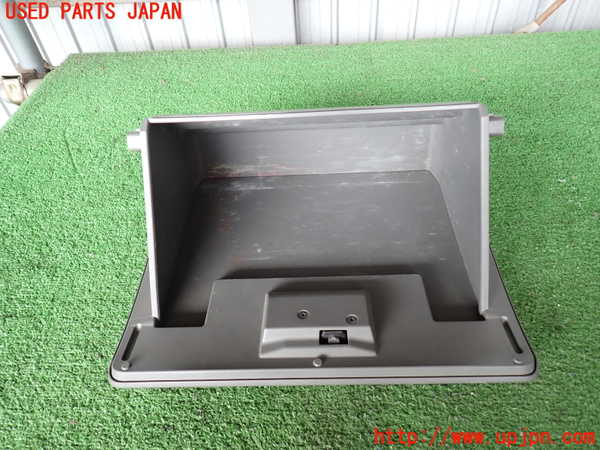 2UPJ-9241457516]NV350 キャラバン バン(VW2E26)グローブボックス1 中古_2