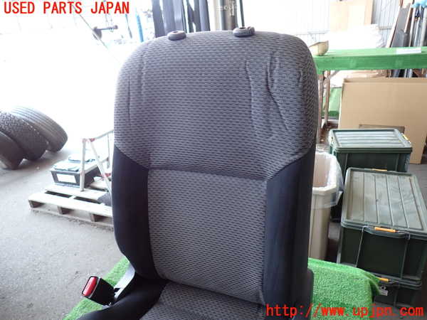 2UPJ-9241457065]NV350 キャラバン バン(VW2E26)助手席シート 中古_3