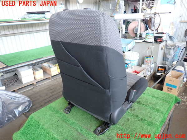 2UPJ-9241457065]NV350 キャラバン バン(VW2E26)助手席シート 中古_4