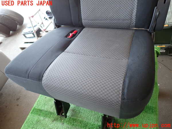 2UPJ-9241457175]NV350 キャラバン バン(VW2E26)左2列目シート 中古_2