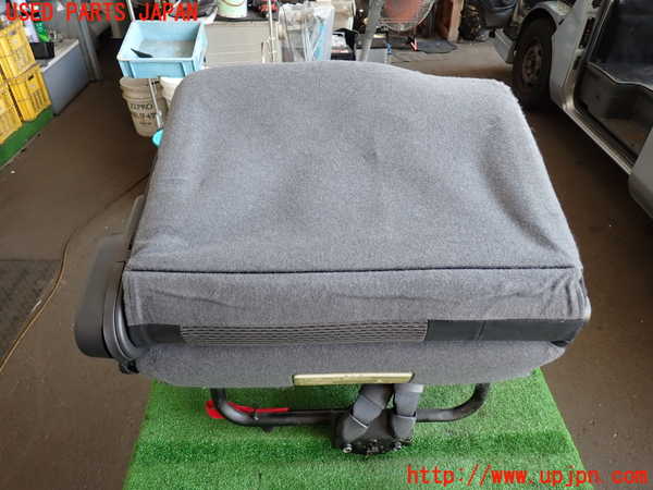 2UPJ-9241457175]NV350 キャラバン バン(VW2E26)左2列目シート 中古_4