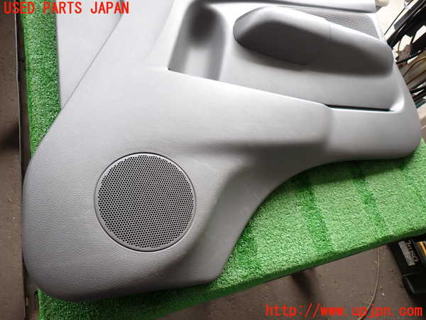 2UPJ-9241451234]NV350 キャラバン バン(VW2E26)右前ドア内張り 中古_2