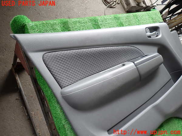 2UPJ-9241451264]NV350 キャラバン バン(VW2E26)左前ドア内張り 中古_3