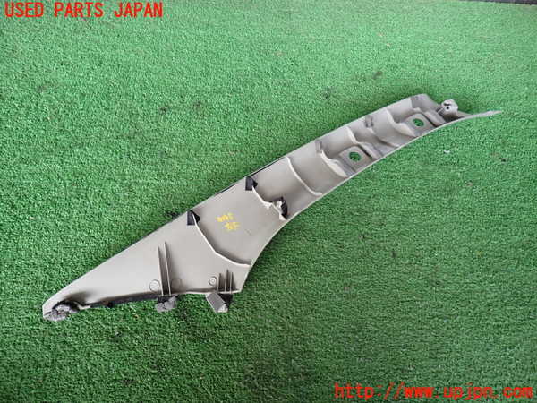 2UPJ-9241457660]NV350 キャラバン バン(VW2E26)左フロントピラートリム 中古_4