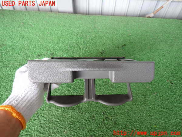2UPJ-9241457810]NV350 キャラバン バン(VW2E26)ドリンクホルダー 中古_2