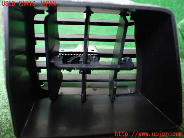 1UPJ-9241487526]エクスプローラー(1FMHK9)エアコン吹き出し口1 (右) 中古_3