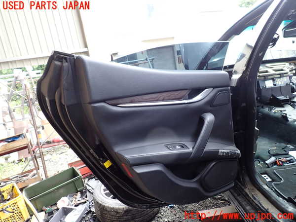 1UPJ-9241501320]マセラティ・ギブリ(MG30B)左後ドア 43R-001106 M53 中古_4