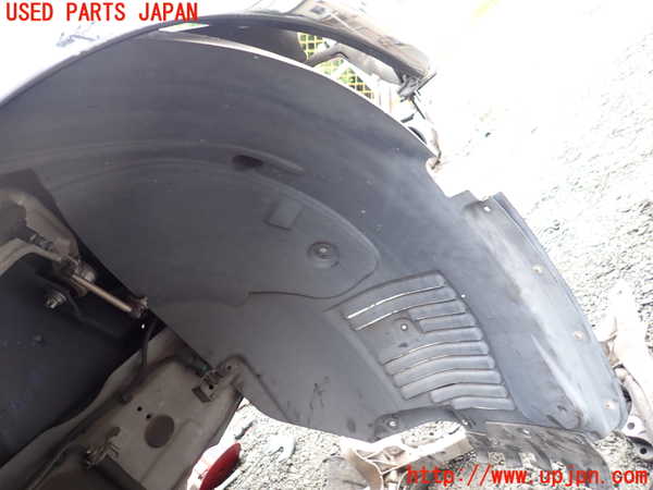 1UPJ-9241501090]マセラティ・ギブリ(MG30B)右前フェンダーライナー 中古_2