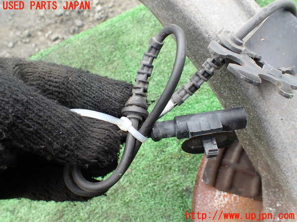 1UPJ-9241504290]マセラティ・ギブリ(MG30B)右フロントナックルハブ 中古_3