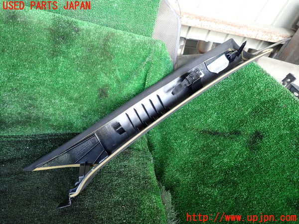 1UPJ-9241507660]マセラティ・ギブリ(MG30B)左フロントピラートリム 中古_2