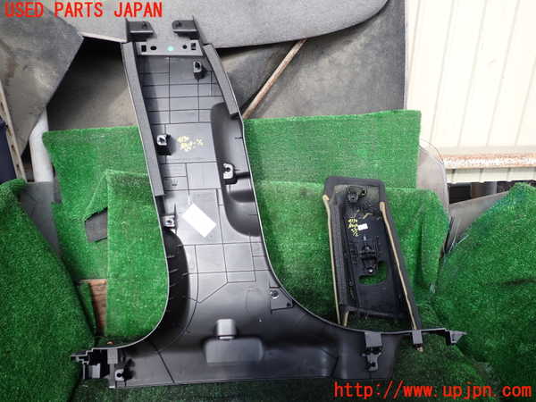 1UPJ-9241507665]マセラティ・ギブリ(MG30B)右センターピラートリム 中古_3