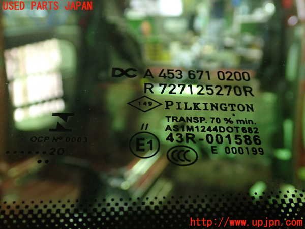 1UPJ-9241521195]ルノー・トゥインゴ(AHH4B)フロントガラス 中古(43R-001586 M1244)_3