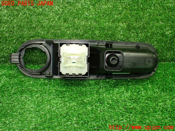 1UPJ-9241526240]ルノー・トゥインゴ(AHH4B)右前パワーウィンドウスイッチ 中古_3