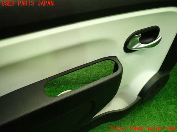 1UPJ-9241521264]ルノー・トゥインゴ(AHH4B)左前ドア内張り 中古_2