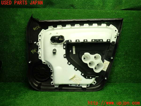 1UPJ-9241521264]ルノー・トゥインゴ(AHH4B)左前ドア内張り 中古_4