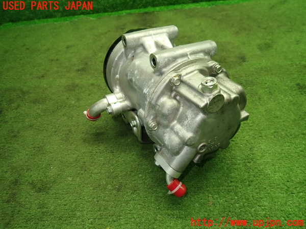 1UPJ-9241536025]カローラ クロス ハイブリッド(ZVG13)エアコンコンプレッサー 中古_2