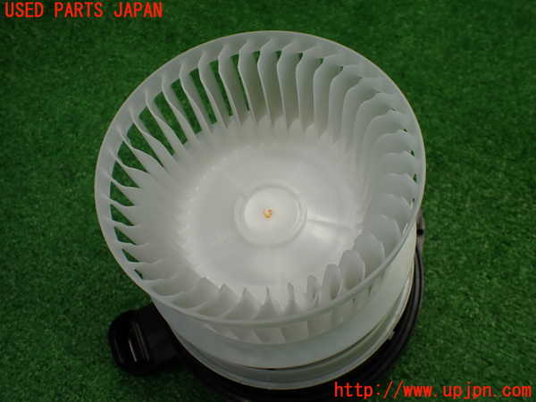 1UPJ-9241536095]カローラ クロス ハイブリッド(ZVG13)ブロアファン(ブロアーファン) 中古_3