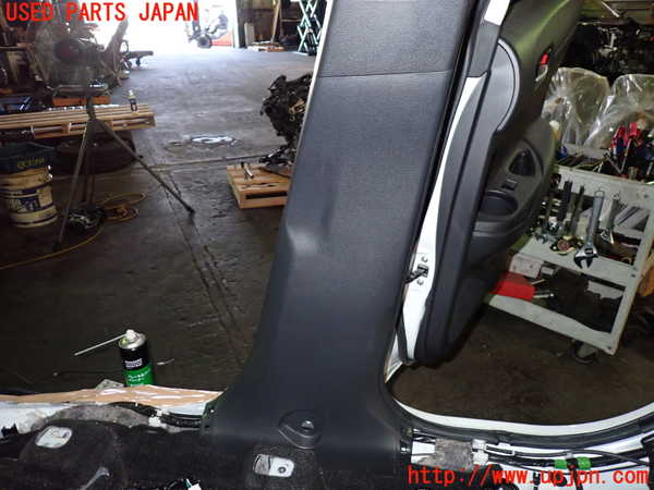 1UPJ-9241537665]カローラ クロス ハイブリッド(ZVG13)右センターピラートリム 中古_3