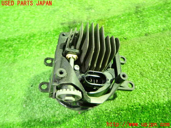 1UPJ-9241551180]ヴォクシー(ノア)(ZRR80W)右フォグ 中古_2