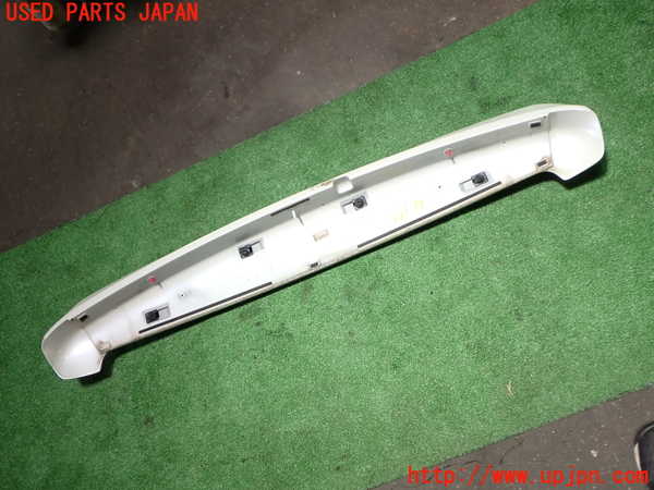 1UPJ-9241551520]ヴォクシー(ノア)(ZRR80W)リアスポイラー 中古_2