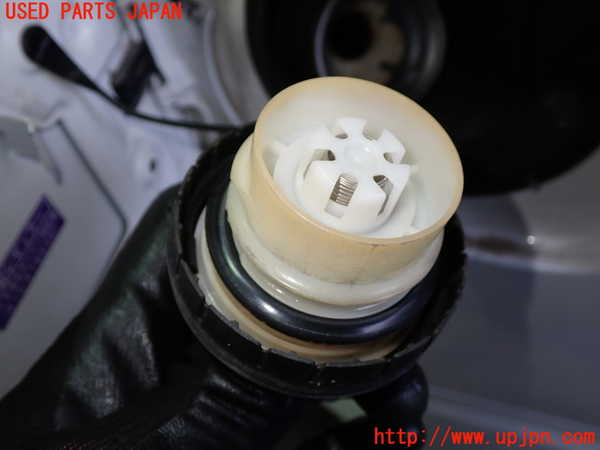 1UPJ-9241551690]ヴォクシー(ノア)(ZRR80W)フューエルリッド 中古_3