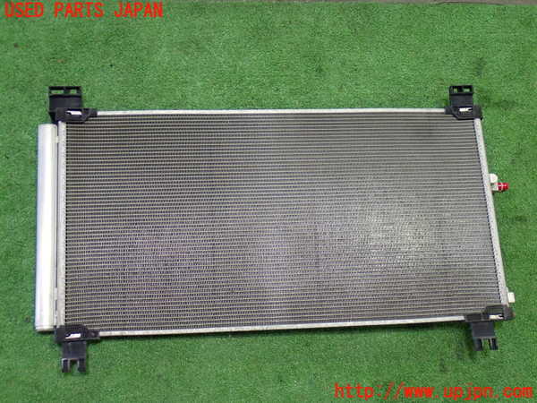 1UPJ-9241556031]ヴォクシー(ノア)(ZRR80W)エアコンコンデンサー1 中古_2
